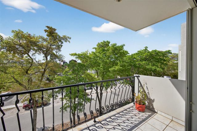 3181 SW 13th St 416, Miami, FL 33145