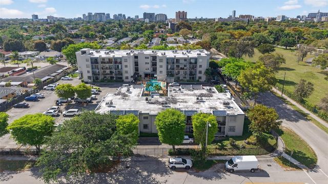 3181 SW 13th St 416, Miami, FL 33145