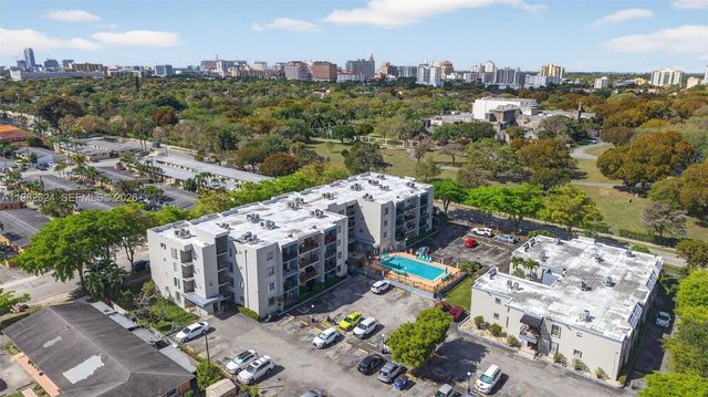 3181 SW 13th St 416, Miami, FL 33145