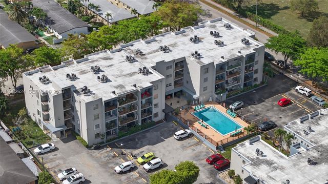 3181 SW 13th St 416, Miami, FL 33145