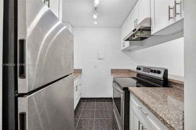 3181 SW 13th St 416, Miami, FL 33145