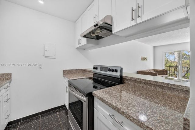 3181 SW 13th St 416, Miami, FL 33145