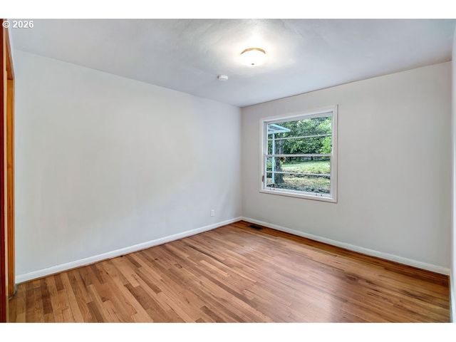 1911 Sw MARIGOLD St, Portland, OR 97219