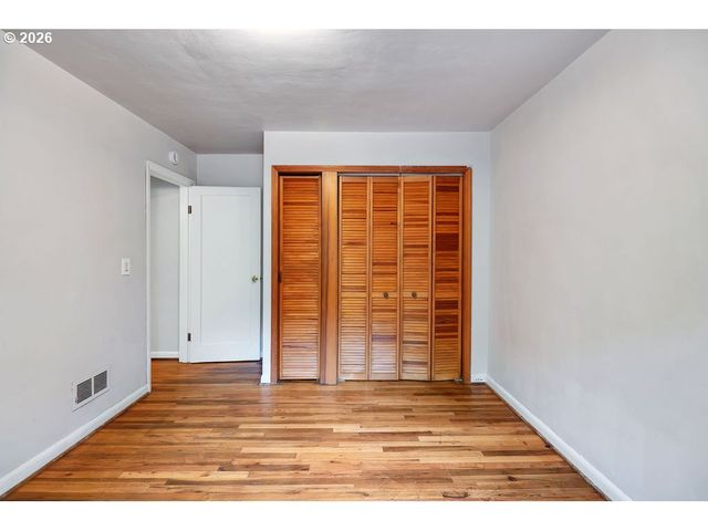 1911 Sw MARIGOLD St, Portland, OR 97219