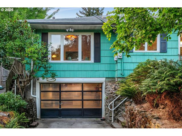 1911 Sw MARIGOLD St, Portland, OR 97219