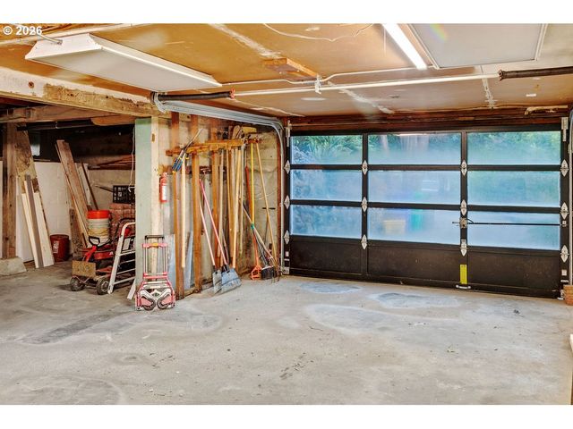 1911 Sw MARIGOLD St, Portland, OR 97219