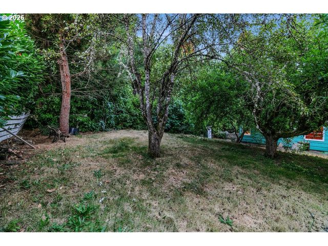 1911 Sw MARIGOLD St, Portland, OR 97219