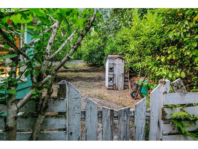 1911 Sw MARIGOLD St, Portland, OR 97219
