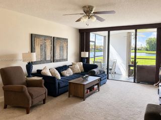 16325 Golf Club Rd 111, Weston, FL 33326