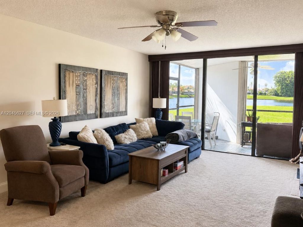 16325 Golf Club Rd 111, Weston, FL 33326