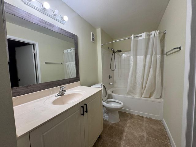 4855 Via Palm Lakes 910, West Palm Beach, FL 33417