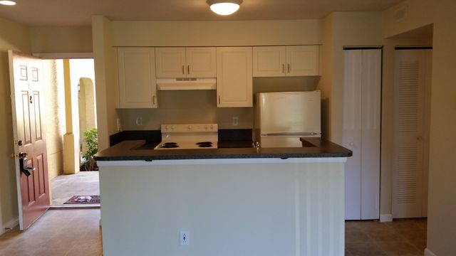 4855 Via Palm Lakes 910, West Palm Beach, FL 33417