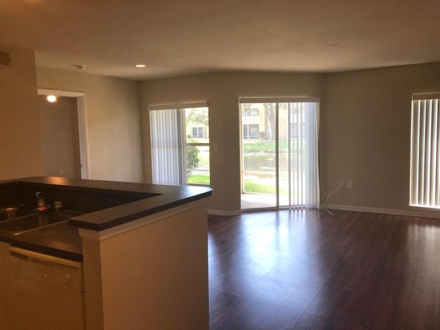 4855 Via Palm Lakes 910, West Palm Beach, FL 33417