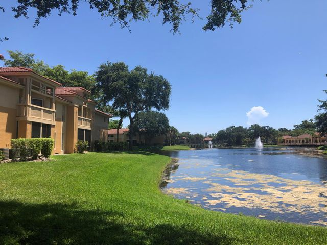 4855 Via Palm Lakes 910, West Palm Beach, FL 33417