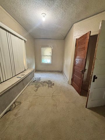 253 Prospect Avenue, Waterloo, IA 50703
