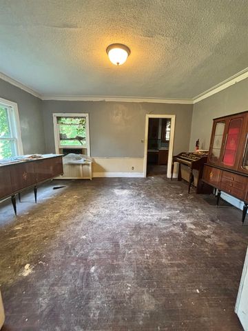253 Prospect Avenue, Waterloo, IA 50703