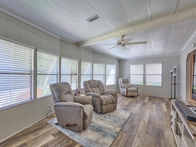 7526 SE Independence Avenue, Hobe Sound, FL 33455