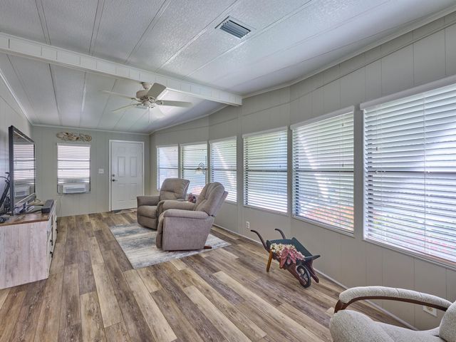 7526 SE Independence Avenue, Hobe Sound, FL 33455