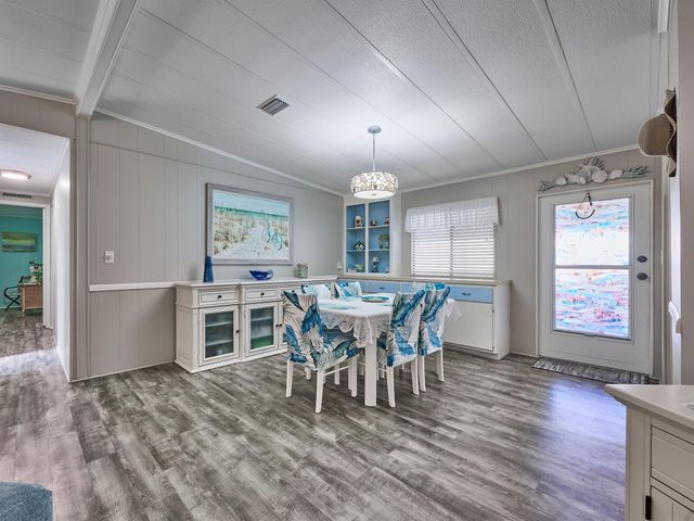 7526 SE Independence Avenue, Hobe Sound, FL 33455