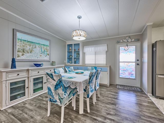 7526 SE Independence Avenue, Hobe Sound, FL 33455