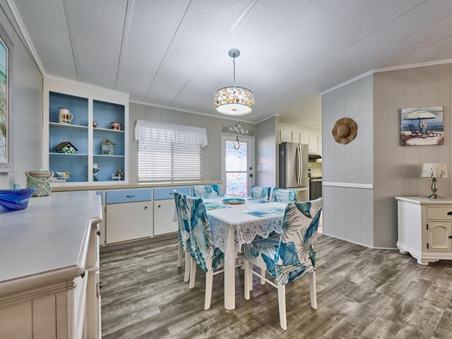 7526 SE Independence Avenue, Hobe Sound, FL 33455