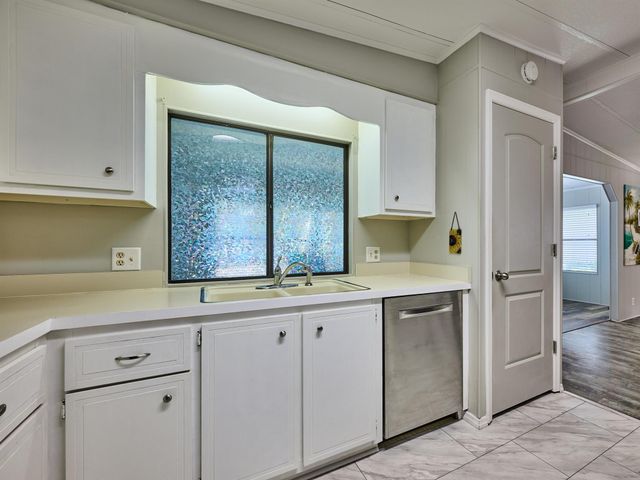 7526 SE Independence Avenue, Hobe Sound, FL 33455