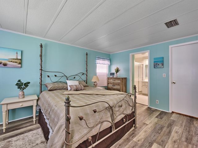 7526 SE Independence Avenue, Hobe Sound, FL 33455