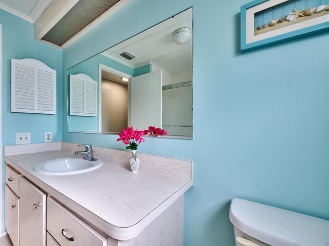 7526 SE Independence Avenue, Hobe Sound, FL 33455