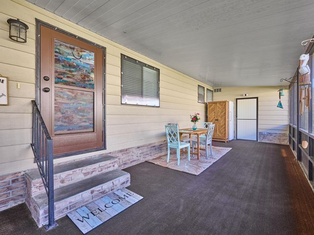 7526 SE Independence Avenue, Hobe Sound, FL 33455