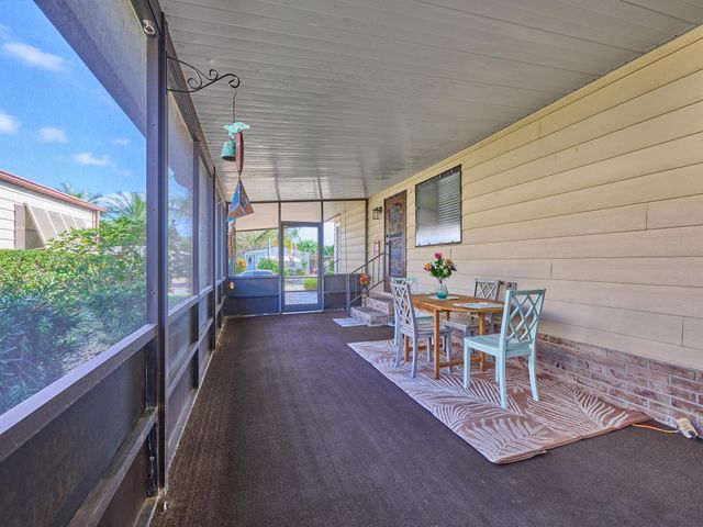 7526 SE Independence Avenue, Hobe Sound, FL 33455