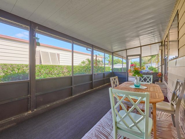 7526 SE Independence Avenue, Hobe Sound, FL 33455