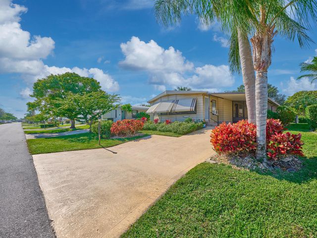 7526 SE Independence Avenue, Hobe Sound, FL 33455