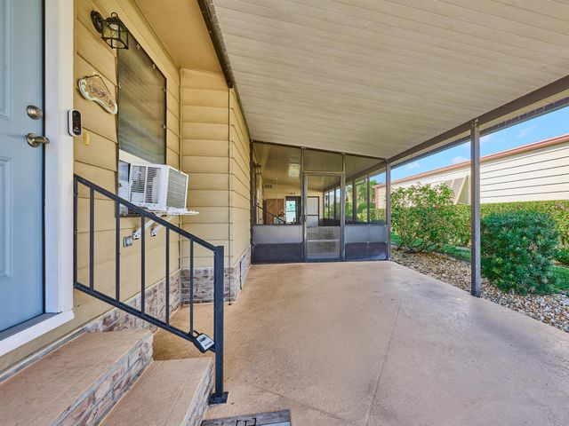 7526 SE Independence Avenue, Hobe Sound, FL 33455