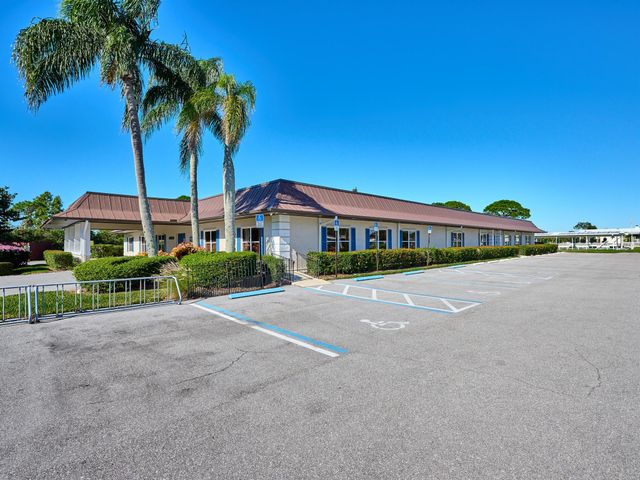 7526 SE Independence Avenue, Hobe Sound, FL 33455