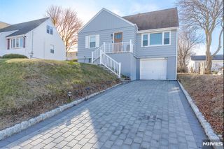 22 Ridgeview Drive, Woodland Park, NJ 07424