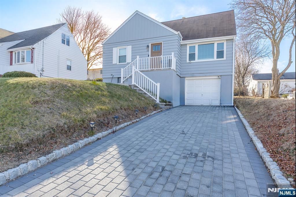 22 Ridgeview Drive, Woodland Park, NJ 07424