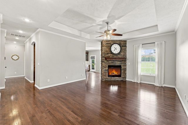 1646 N Waterstone Avenue, Springfield, MO 65802