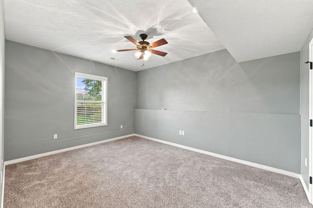 1646 N Waterstone Avenue, Springfield, MO 65802