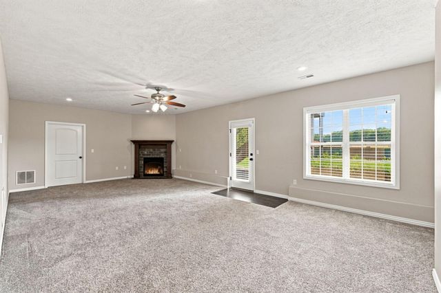 1646 N Waterstone Avenue, Springfield, MO 65802