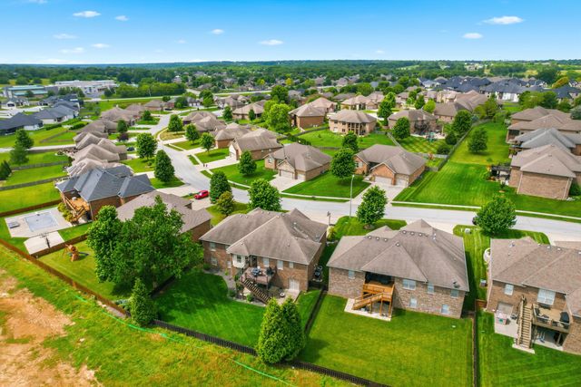 1646 N Waterstone Avenue, Springfield, MO 65802