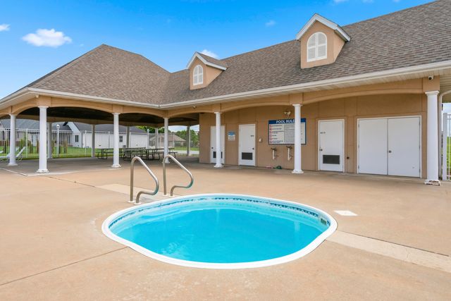 1646 N Waterstone Avenue, Springfield, MO 65802