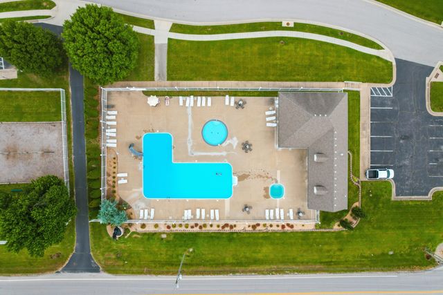 1646 N Waterstone Avenue, Springfield, MO 65802