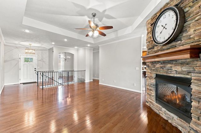 1646 N Waterstone Avenue, Springfield, MO 65802