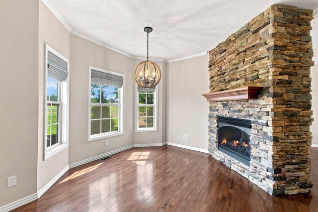 1646 N Waterstone Avenue, Springfield, MO 65802