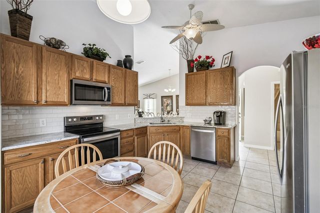 513 VINEYARD WAY, Poinciana, FL 34759