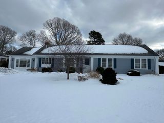 21 Brae Burn Ln, Yarmouth, MA 02664
