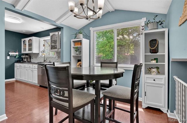 11479 Farmhill Drive, Fenton, MI 48430