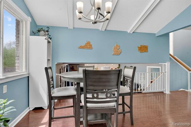 11479 Farmhill Drive, Fenton, MI 48430