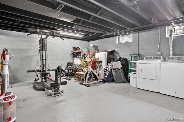 11479 Farmhill Drive, Fenton, MI 48430