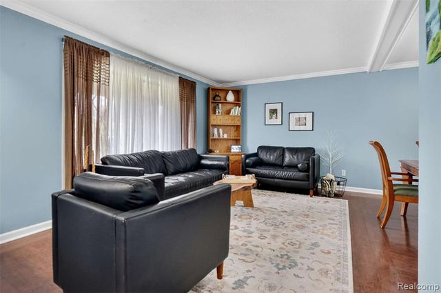 11479 Farmhill Drive, Fenton, MI 48430